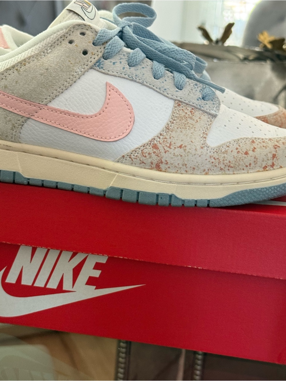 Nike Low-Top Sneakers in Pink, Light Blue, Cream